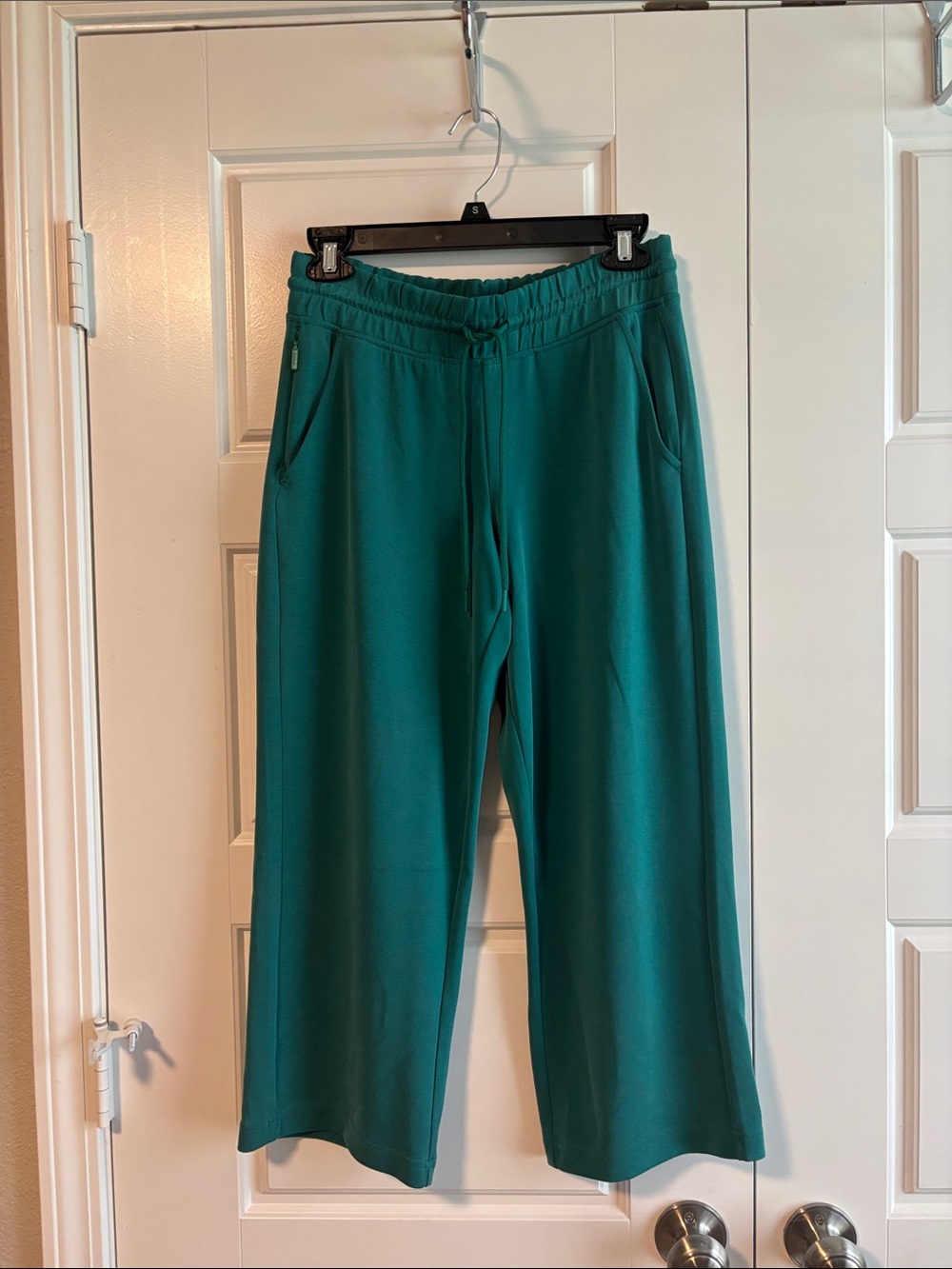 Athleta Seasoft Teal Wide Crop Pant, Womens
